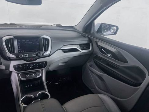 Used 2024 GMC Terrain SLT FWD image 19