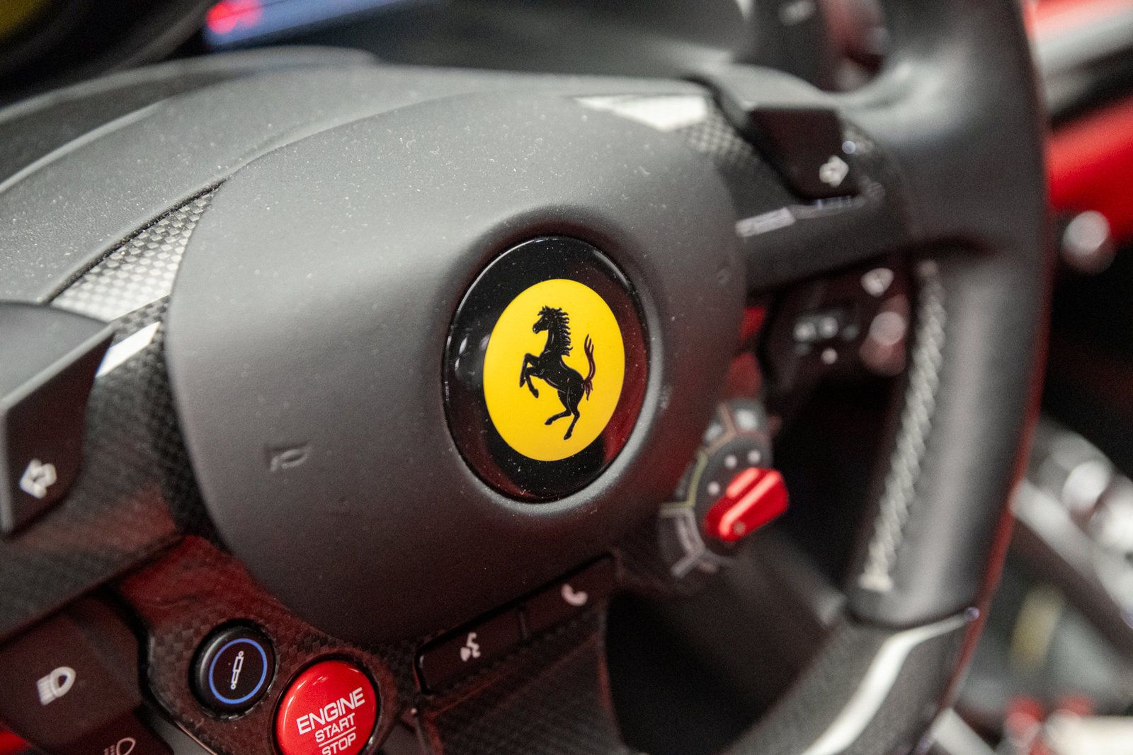 Used 2020 Ferrari 812 Superfast RWD image 23