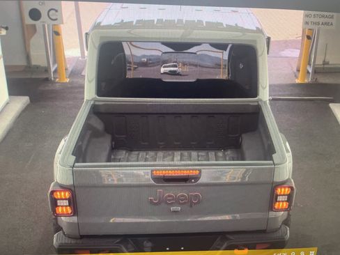 Used 2021 Jeep Gladiator Mojave image 4