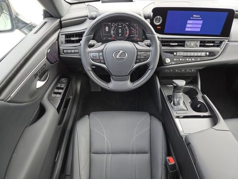 New 2025 Lexus ES 350 Ultra Luxury image 4