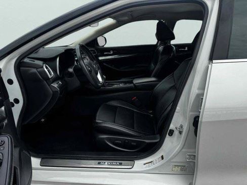 Used 2022 Nissan Maxima SV w/ Floor Mat Group FWD image 14