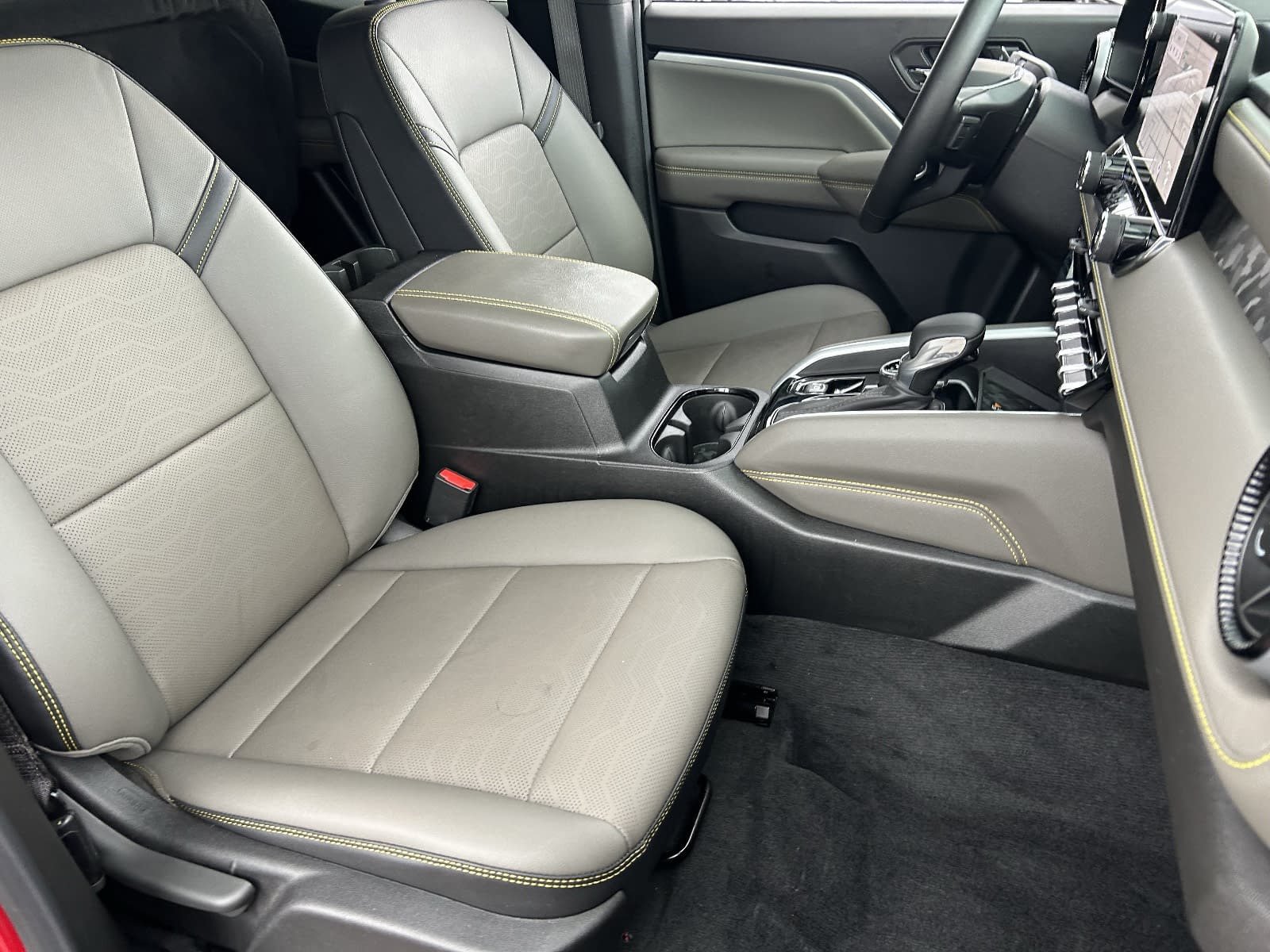 Used 2025 Chevrolet Colorado ZR2 AWD/4WD image 13