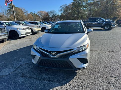Used 2018 Toyota Camry SE image 7
