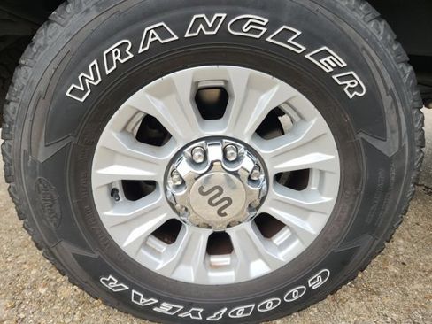 Used 2019 Ford F250 King Ranch w/ Chrome Package AWD/4WD image 12