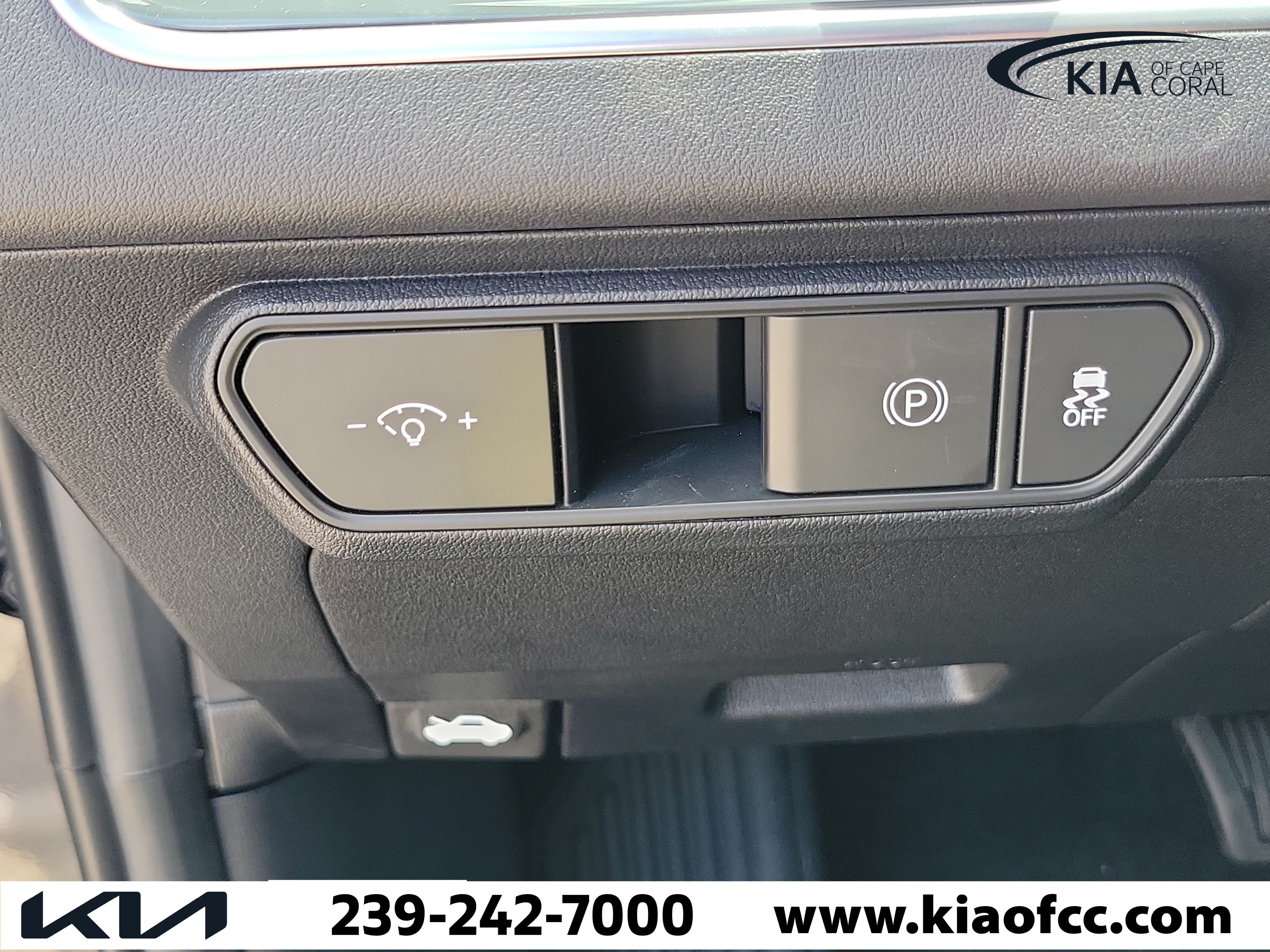 New 2025 Kia K4 EX FWD image 24