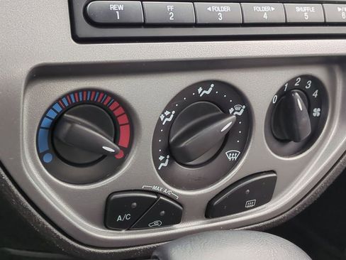 Used 2007 Ford Focus S image 30