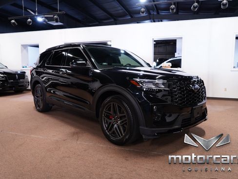 Used 2025 Ford Explorer ST AWD/4WD image 9