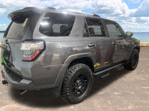 Used 2022 Toyota 4Runner SR5 Premium AWD/4WD image 4