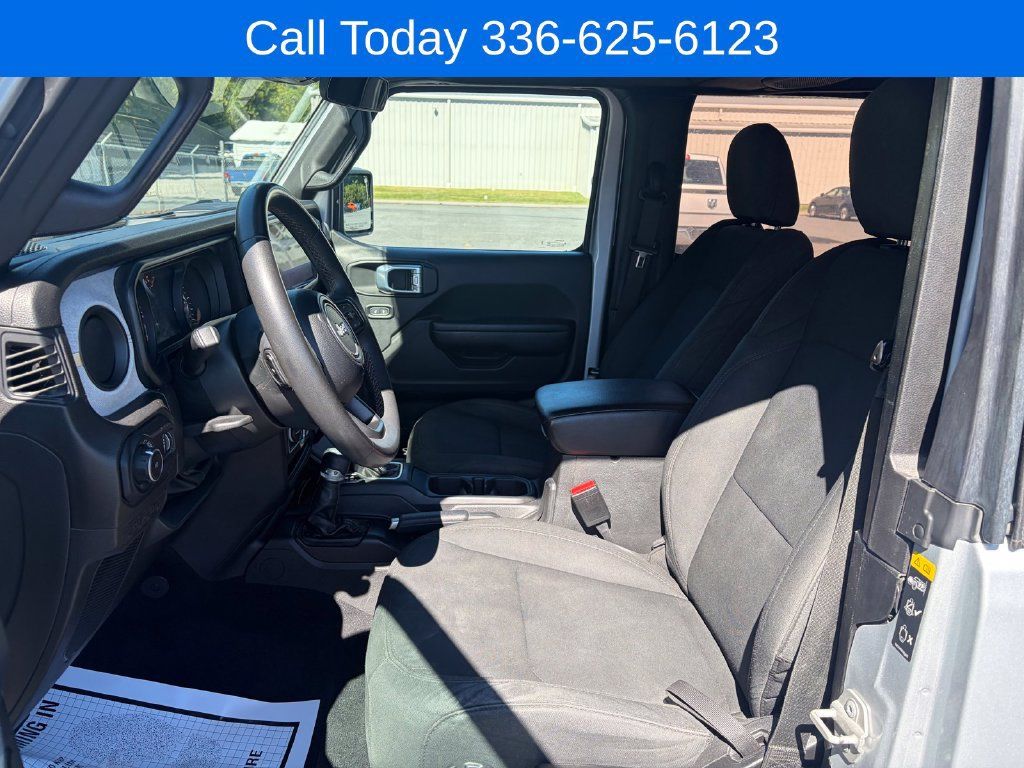 Used 2024 Jeep Wrangler Sport AWD/4WD image 16