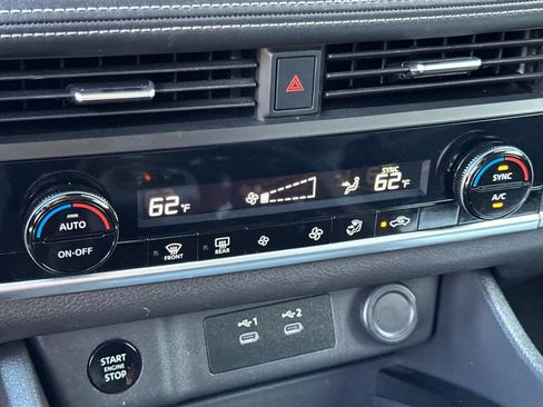 Certified 2025 Nissan Rogue SV image 21