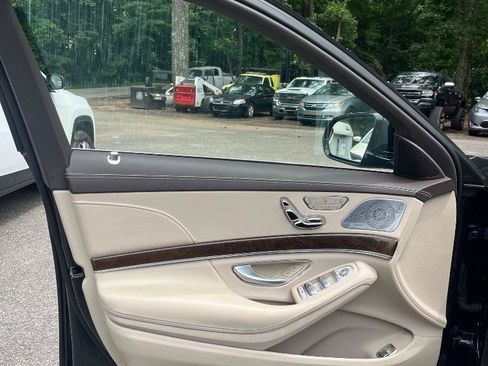 Used 2017 Mercedes-Benz S 550 4MATIC Sedan image 9