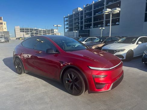 Used 2026 Tesla Model Y Performance AWD/4WD image 2