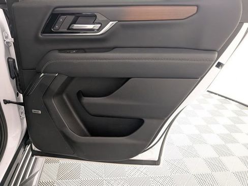 Certified 2025 GMC Yukon Denali image 33