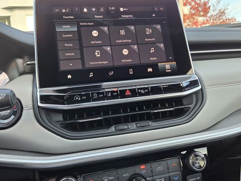 New 2026 Jeep Compass Limited image 8