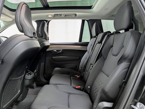 Used 2025 Volvo XC90 B5 Plus w/ Protection Package Premier image 19