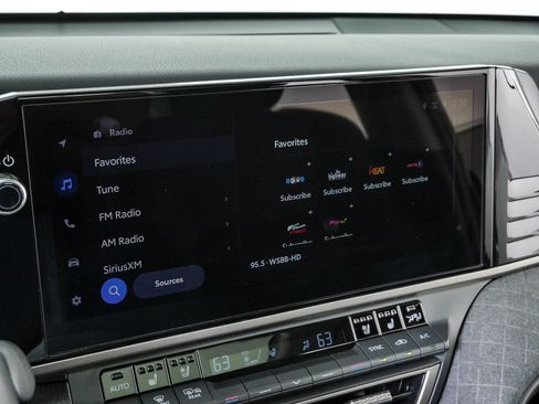 Used 2025 Toyota Camry XLE w/ Premium Plus Package FWD image 14