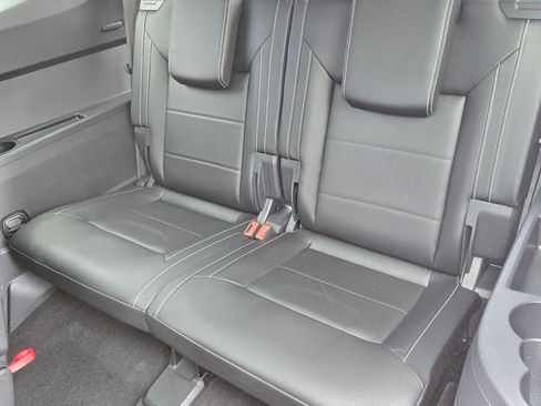 Used 2023 Volkswagen Atlas SEL image 18