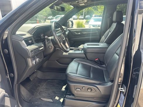 Used 2022 GMC Yukon XL Denali AWD/4WD image 5