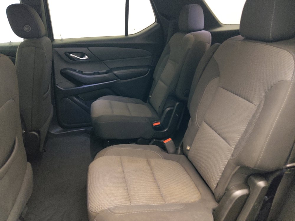 Used 2023 Chevrolet Traverse LT FWD image 18