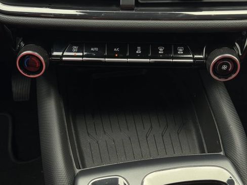 Certified 2024 Chevrolet Equinox EV RS FWD image 20