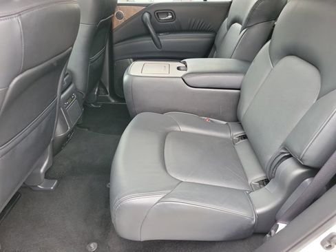 Used 2024 Nissan Armada SL w/ Captain's Chairs Package image 10