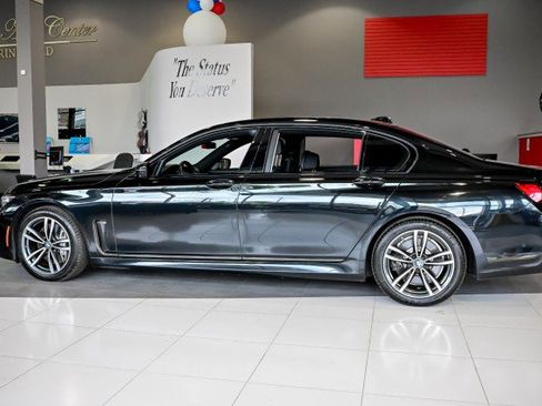 Used 2020 BMW 750i xDrive w/ Executive Package AWD/4WD image 8