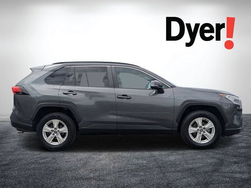 Used 2021 Toyota RAV4 XLE FWD image 2