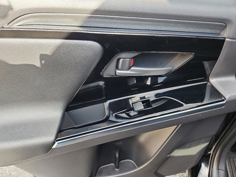 Used 2023 Toyota bZ4X Limited image 28