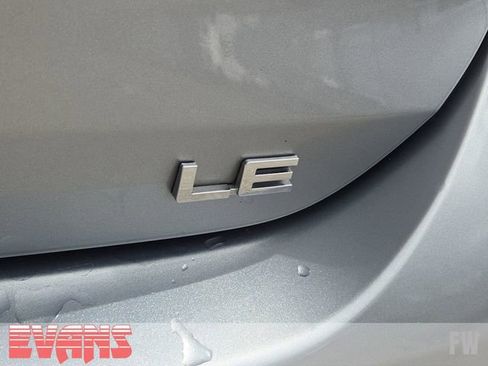 Used 2023 Toyota Highlander LE image 3