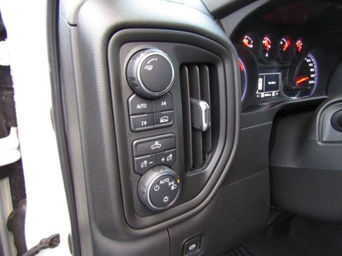 Used 2021 Chevrolet Silverado 1500 Custom image 21