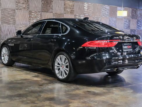 Used 2020 Jaguar XF Prestige RWD image 10