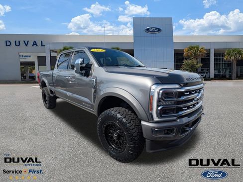 Used 2024 Ford F250 Platinum image 1