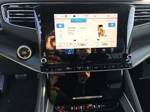 Used 2023 Jeep Wagoneer L Series II image 4