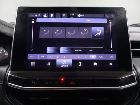 Used 2022 Jeep Compass Limited image 37