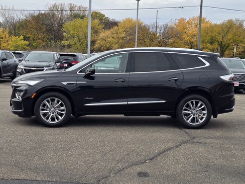 Used 2023 Buick Enclave Avenir w/ Avenir Technology Package image 5