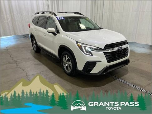 Used 2025 Subaru Ascent Premium AWD/4WD image 1