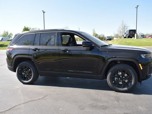 New 2026 Jeep Grand Cherokee Altitude AWD/4WD image 3