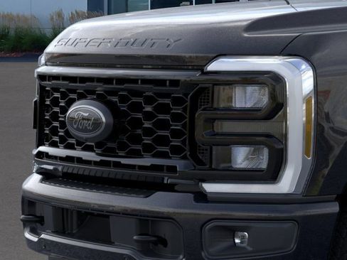 New 2026 Ford F250 Lariat w/ Black Appearance Package AWD/4WD image 17