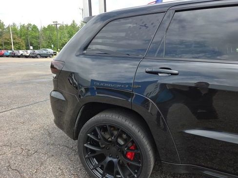 Used 2014 Jeep Grand Cherokee SRT8 w/ Luxury Group II AWD/4WD image 35