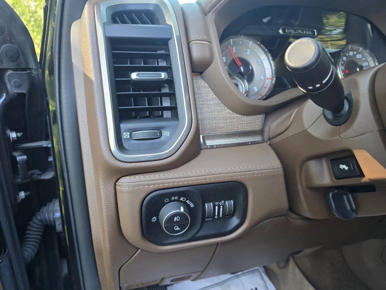 Used 2021 RAM 3500 Limited AWD/4WD image 16