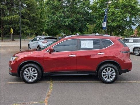 Used 2018 Nissan Rogue SV AWD/4WD image 40