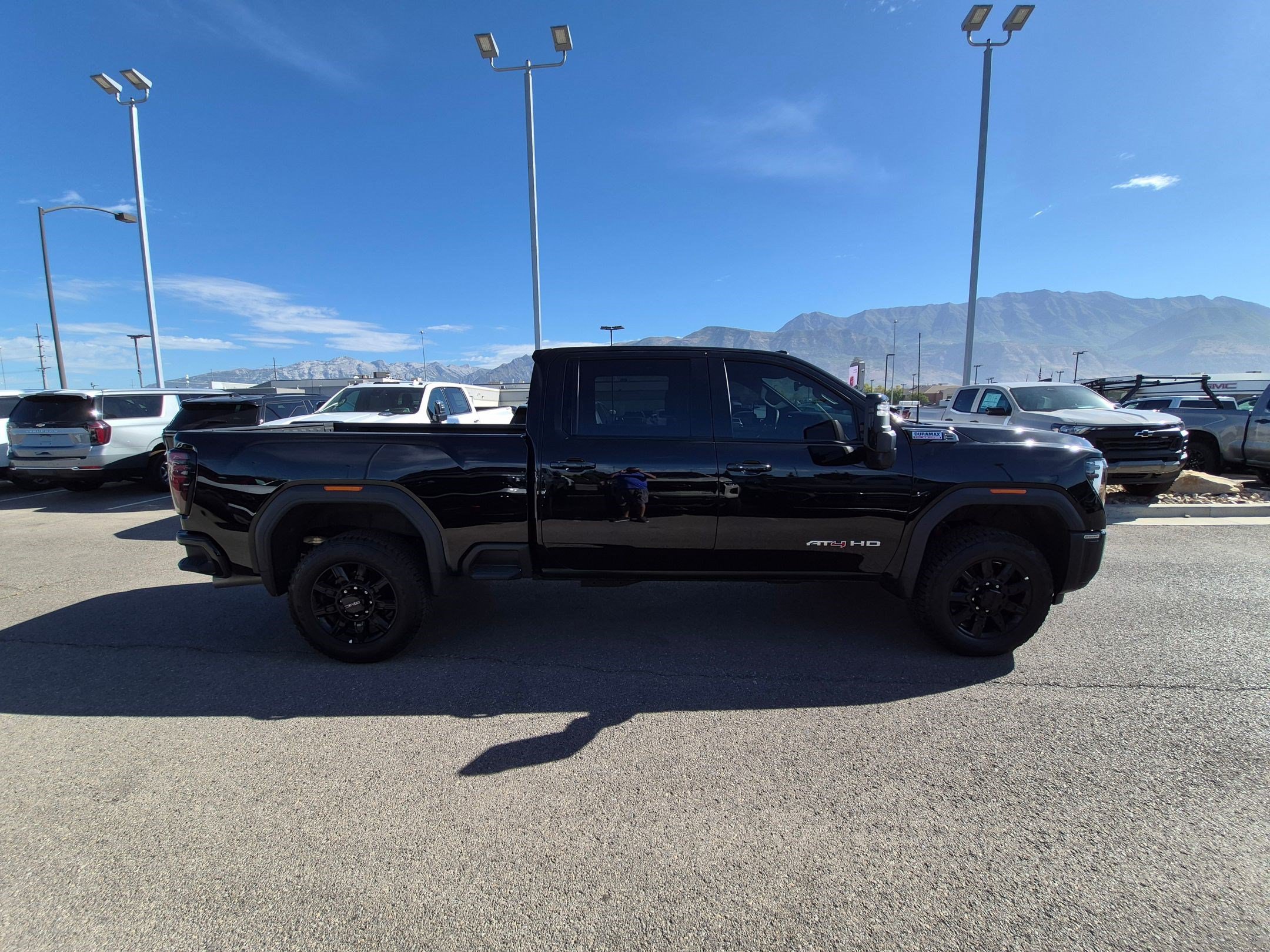 Used 2026 GMC Sierra 2500 AT4 AWD/4WD image 2