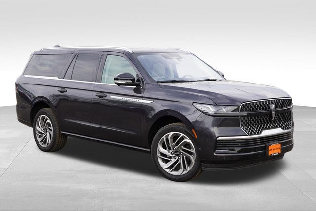 Used 2025 Lincoln Navigator L Reserve AWD/4WD image 1
