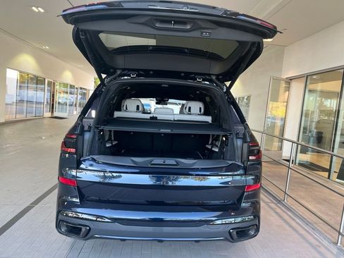 Certified 2025 BMW X7 xDrive40i w/ Executive Package AWD/4WD image 9