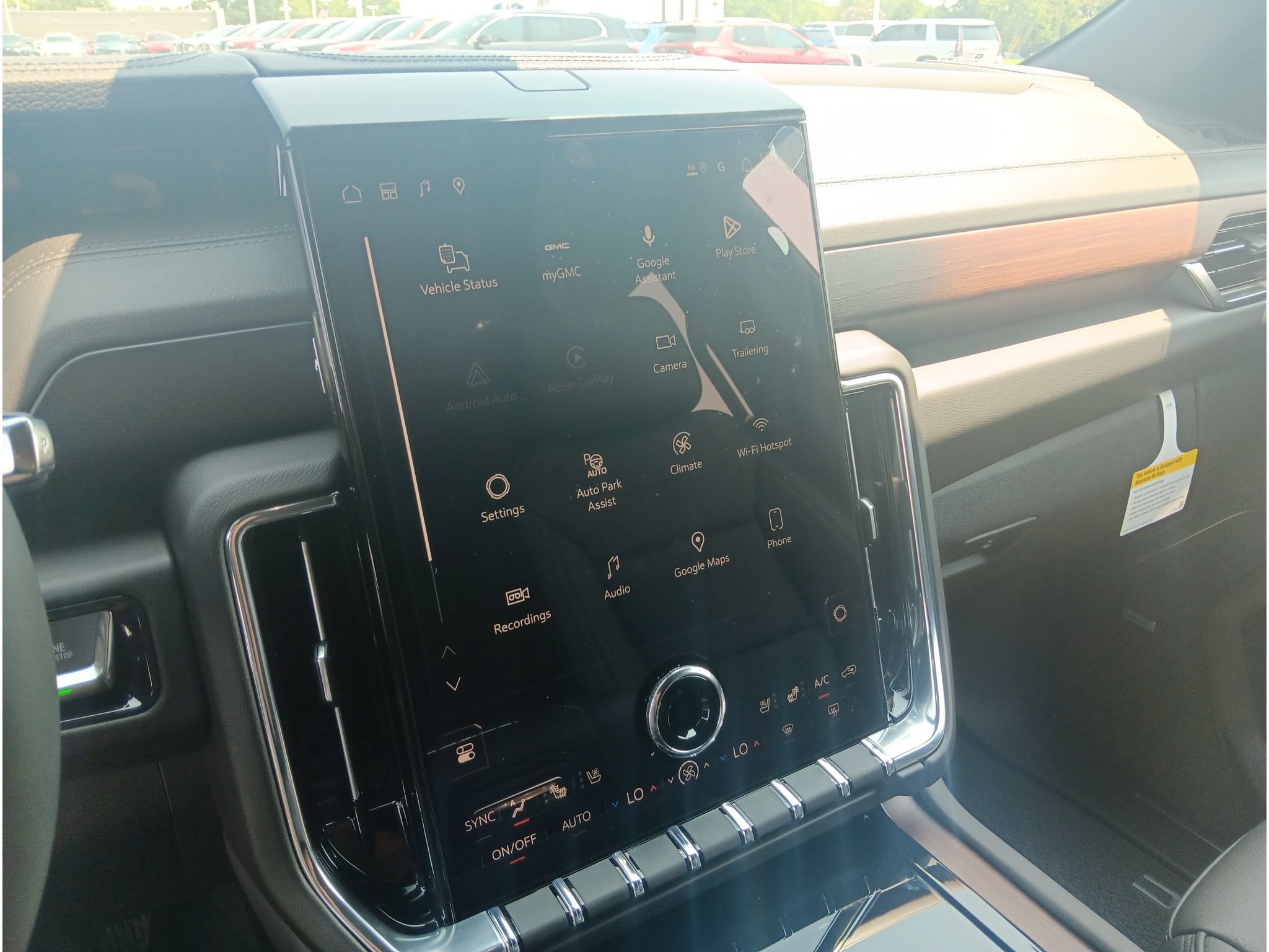 New 2026 GMC Yukon Denali w/ Advanced Technology Package AWD/4WD image 10