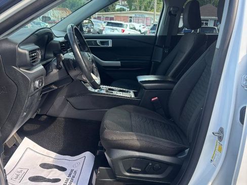 Used 2020 Ford Explorer XLT RWD image 13