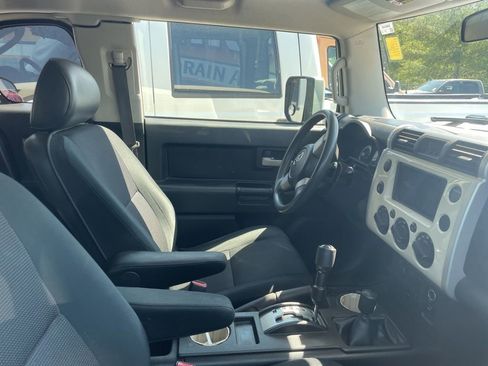 Used 2008 Toyota FJ Cruiser 4WD image 3