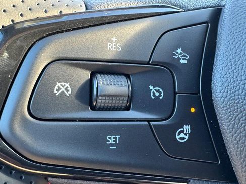 New 2026 Chevrolet Trax RS w/ Sunroof Package image 11