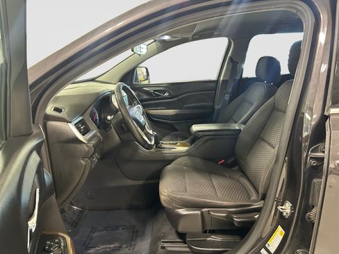 Used 2018 GMC Acadia SLE FWD image 11