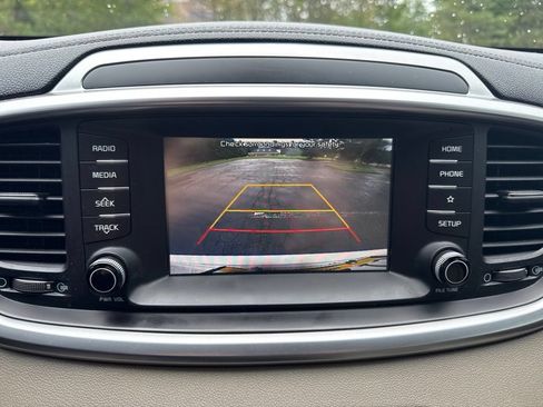 Used 2019 Kia Sorento AWD image 7